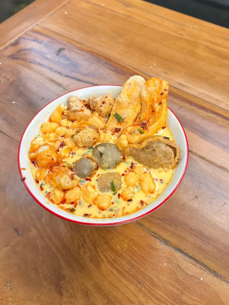 Bakso aci kuah kuning